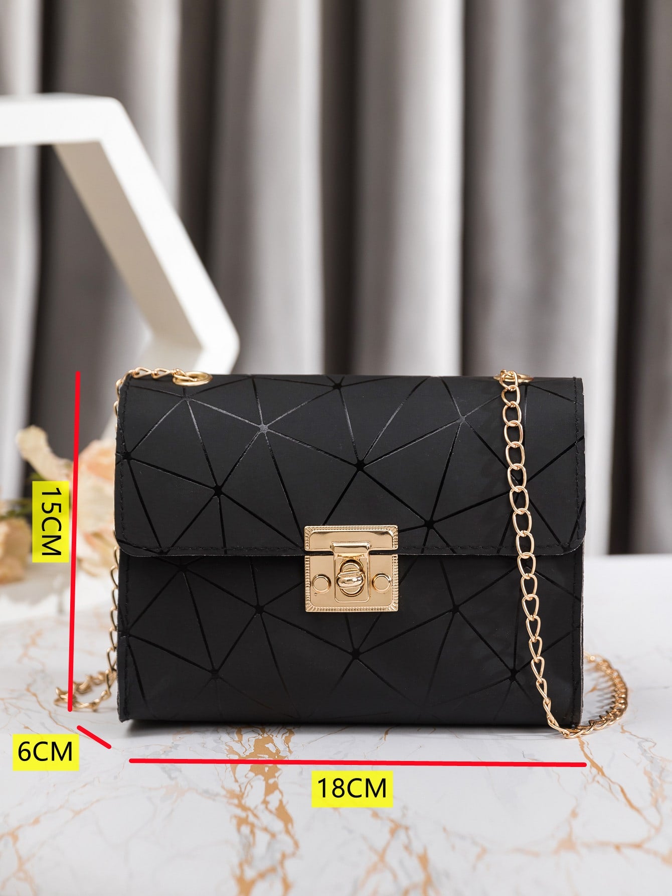 Mini Geometric Graphic Twist Lock Chain Square Bag